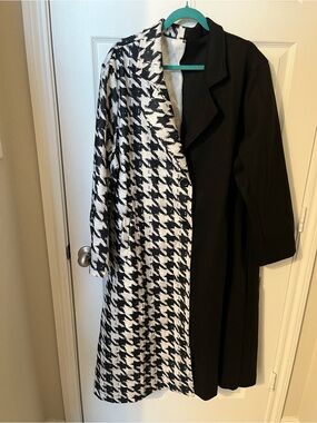 Black & White Houndstooth Long Coat - Women's Jacket (Half/Half)